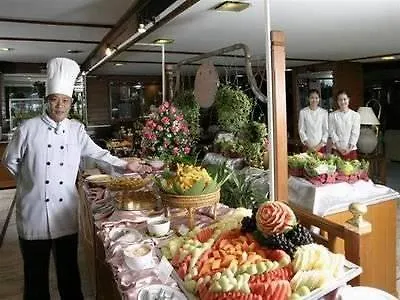 First 酒店 曼谷